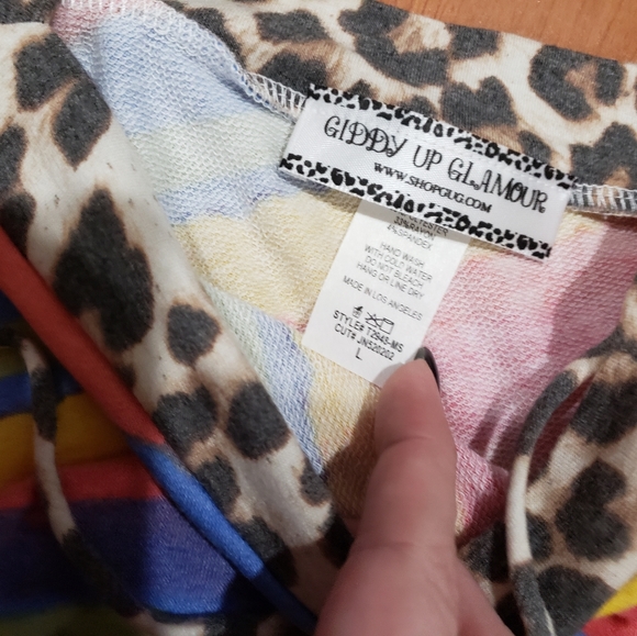 Boutique Colorful top NWT - Picture 3 of 3